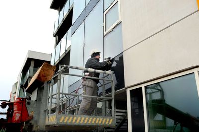 henrik ole jensen. Fuglsangsø Centret i Herning er aktuelt under opførelse, og håndværkernes arbejde på at opføre plejecentret er lige som JFPs øvrige byggepladser underlagt klare krav til sikkerheden.