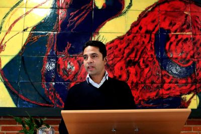 Henrik Ole Jensen. Ligestillings- og Kirkeminister Manu Sareen kunne lige få klemt højskoleweekenden ind i sit program