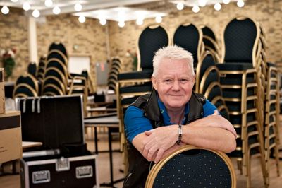 Jan Schou og revyholdet har premiere på Schou-tur 2015 på søndag på Østergaards Hotel i Herning.? foto: jørn deleuran