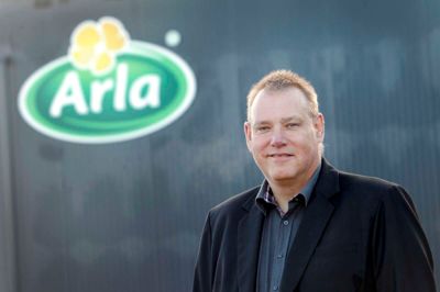 Flemming Hansen. Fabriksdirektør Mogens Bøgh Pedersen fremhæver en hurtig indsats hos brandfolkene som en del af forklaringen på, at Arinco hurtigt kommer helt på fode efter brand i et spraytørringsanlæg.