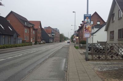 Cirkus flytter fra by til by på samme måde som EU Parlamentet, så måske hænger plakaterne meget godt sammen. Foto: Privat
