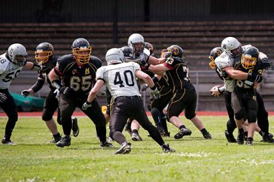 Herning Hawks i mørke dragter mødte lørdag Horsens Stallions i landets næstbedste række. Foto: Jørn Deleuran