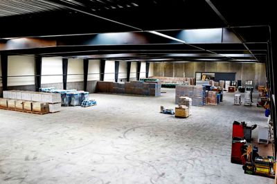 To store sammenhængende lagerhaller er opført for at kunne håndtere det gods, der sendes ud til det meste af Europa. Allerede i perioden op til flytningen oplevede Logi Trans en vækst i antallet af sendinger på 10 procent i forhold til 2013, så den ekstra plads er tiltrængt. ?Foto: Tony Brøchner