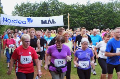 Onsdag aften er der Midsommerløb i Sunds, hvor du kan tage naboer, arbejdskammeraten eller familiemedlemmet i hånden og løbe eller gå 3,1, 5,9 eller 10 kilometer. ?privatfoto