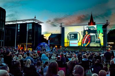 4. og 5. august vender den gratis udendørs biograf Zulu Sommerbio tilbage til Torvet i Herning, som man gæstede første gang i 2014.? Foto: tony Brøchner