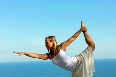 Trudy McIntosch er på billedet fotograferet i Costa Rica, hvor hun har taget sin uddannelse til yoga-instruktør. Hun er fra Australien og har været artist for det verdensomspændende show Cirque de Soleil.?Privatfoto