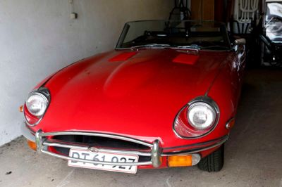 Designet på Triumph Spitfire Mark 3 er inspireret temmelig meget af denne Jaguar E-Type.