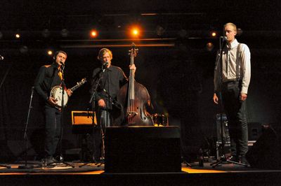 The Twang er et bluegrass-band, der består af tre konservatorie-uddannede musikere med meget forskellig baggrund. ?PR-foto