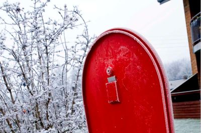Det er indimellem dette syn, som møder postmedarbejderne, når de er rundt for at tømme postkasser.?Foto: Arkiv/Tony Brøchner