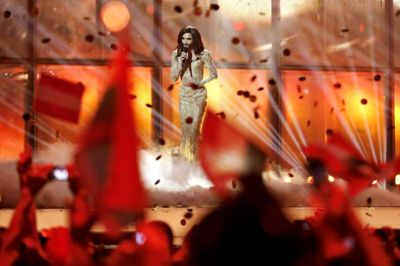 Østrigs Conchita Wurst med "Rise like a Phoenix" vinder. Direktøren for Wonderful Copenhagen, Lars Bernhard Jørgensen, trækker sig som følge af Eurovision-skandalen, oplyser fondens bestyrelsesformand Peter Højland.
Foto: Jens Dresling/POLFOTO/Arkiv