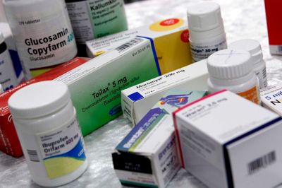 Apotekerne i Herning tilbyder i næste uge at hjælpe med at få ryddet op i medicinskabene. Foto: Henrik Ole Jensen