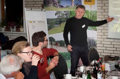 Det midtjyske hærvejsprojekt skal øge salg og omsætning i hærvejsturismen, og på Pårup Kro fortalte projektchef fra Destination Hærvejen, Steen Ancher, om, hvor langt man er med det arbejde. ? Foto: Martin Ballund