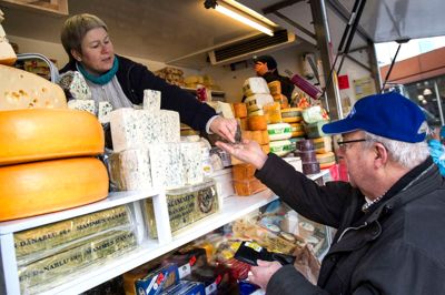 Gouda med saltkrystaller, blåskimmeloste og ostehandlerens egen skæreost er på top-tre for herningenserne. Foto: Tom Laursen
