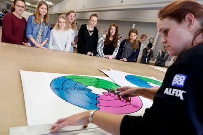 Da 8. klasses-eleverne fra Kibæk Skole tidligere på året havde et samarbejde med virksomheden Kibæk Presenning om en alternativ matematikopgave, blev faget pludselig mere nærværende og relevant. ? Foto: Henrik Ole Jensen