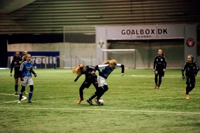 Der skal mere fokus på pigefodbold i Ikast, mener Ikast KFUM. Foto: Jørn Deleuran