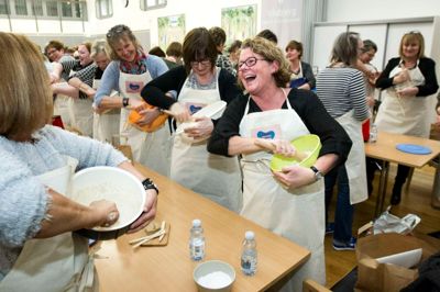 200 dagplejere blev sat i arbejde, da de tirsdag aften var til Cool Beans-inspirationsaften i Vildbjerg Sports- og Kulturcenter. ?Foto: Tom Laursen