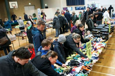 Der kom ikke færre end 1500 kunder til outletmessen arrangeret af Videbæk Handel og Erhverv. ?Foto: Flemming Hansen