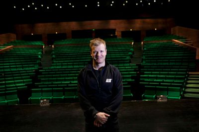 Der er udsolgt til Tobias Dybvads show i Herning i aften, men han vender tilbage i maj med et ekstra show. Foto: Flemming Hansen