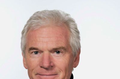 Kurt Ravn synger blandt andet danske og svenske sange i Gullestrup. ?pr-foto