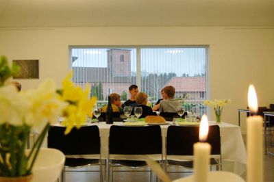 Sidste år havde man også skærtorsdagsmiddag i Engesvang Sognehus efter gudstjenesten. ?Privatfoto