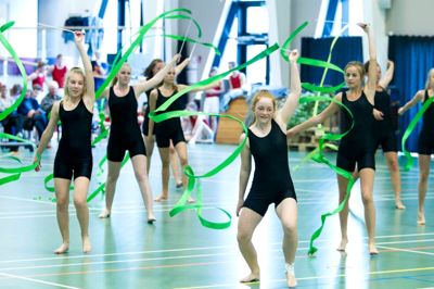 Det bliver en ekstra oplevelse at gå hen at stemme i Kibæk Krydsfelt på grundlovsdag, hvor der også er gymnastikstævne. ? foto: Tom Laursen