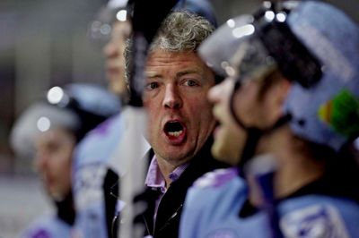 Mario Simioni, her som træner for SønderjyskE, har spillet masser af kampe mod Herning. Nu ser han frem til selv at blive en del af klubben med de stolte traditioner. ?Polfoto