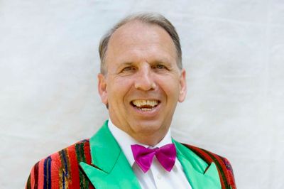 Komikeren Jakob Haugaard er hyret ind til at sprede god stemning på håndværkermesse i Herning. ?PR-foto
