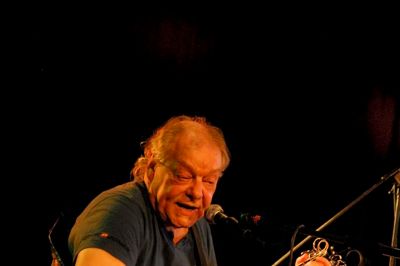 Stig Møller var for fire år siden i Herning for at spille til Hippiefest. Nu kommer han igen. ?Foto: Vagn Buch Pedersen