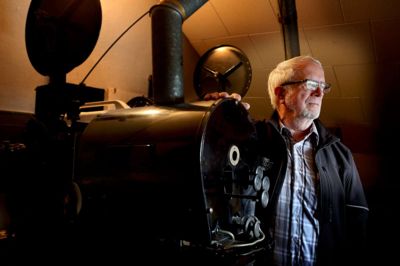 Formand Leif Jørgensen er klar med den nye sæsons film i Dagmar Bio. ? foto: Henrik Ole Jensen