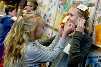 Skalmejeskolen er kendt for at gå andre og nye veje i undervisningen. Billedet her er fra en tysktime. Nu skal syv forældre vælges til en ny skolebestyrelse, der kan finde en fælles vej frem for fusionen af Skalmejeskolen og Sunds-Ilskov Skole.
