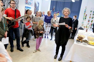 Lisbet Hauge kunne for nylig byde velkommen til endnu en flot forårsudstilling på billedskolen. ?foto: henrik ole jensen