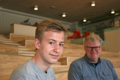 Thomas Dam Nykjær er en af 16 elever på Lind Skole, der er uddannet juniortræner. Nu venter lærer Ulrik Hyldgaard på, at byens idrætsforening udnytter muligheden. ?foto: jesper wind
