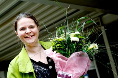Birgit Ravn var rørt og meget glad for skulderklappet. Foto: Henrik Ole Jensen
