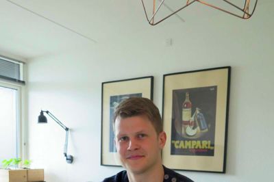 Mathias Evertsen læser til lærer på VIA University College i Silkeborg. Han bruges flittigt som tilkaldevikar på Hammerum Skole, hvor han selv gik. Her oplever han, at lærerne undrer sig over, hvor meget de egentligt arbejdede gratis, før de nye arbejdstidsregler blev indført. ?foto: jesper wind