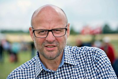 Afdelingsformand i NNF Midt Vestjylland, Steen Hartmann er meget utilfreds med, at svineproducenterne sender levende smågrise til Polen, hvor de bliver fedet op og slagtet. Et arbejde, der skulle komme danskere til gode, mener han. ? Foto: Jens Bach