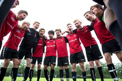 Der var masser af kampgejst på banerne ved Krydsfeltet til årets Kibæk Cup, der fandt sted i weekenden. Cirka 2000 børn og unge deltog. ??foto: Tom Laursen