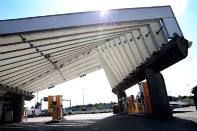 Utzon-taget bliver nu med sikkerhed på sin plads i årene fremover. Det er dog endnu ikke afgjort, hvor udgiften til at renovere taget ender. ?Foto: Flemming Hansen