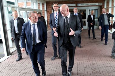 I 2015 blev Lars Løkke Rasmussen vist rundt på HI-messen i Herning af MCH-direktør Georg Sørensen. På onsdag gælder det en rundvisning på Elite Miljøs Servicecenter af centerleder Dorthe Jensen. Foto: Flemming Hansen