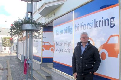 Direktør Jørgen Ladekjær foran de lokaler, som Vestjyllands Forsikring laver om til kontorer. ?Foto: Ole Skydt