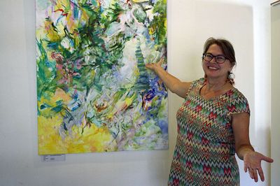Grethe Bärtel Sørensen fra Vildbjerg foreviget ved et sine koloristiske billeder. ?Foto: Kim Kristensen