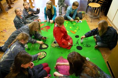 Om halvandet år skal en ny ledelse og en skolebestyrelse have planerne klar for en ny, fælles skole når Sunds-Ilskov Skole med afdelinger i Sunds og Ilskov lægges sammen med Skalmejeskolen.