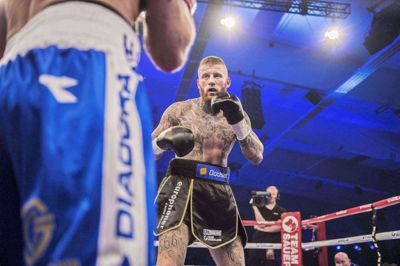 Patrick Nielsen (sorte bukser) stoppede Rudy Maerkussen i 3. omgang, da der lørdag aften var Fight Night i brøndbyhallen med braget netop mellem Patrick Nielsen og Rudy Markussen som hovedattraktion. (Jakob Jørgensen/POLFOTO).