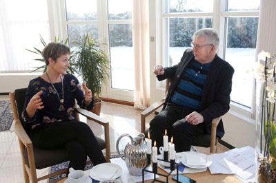 Marianne Bjørn og Preben Friis fik diskuteret mulighederne for at udvikle lokalområdet, da Folkebladet satte dem sammen til Tirsdagstræf. ? Foto: Henrik Ole Jensen