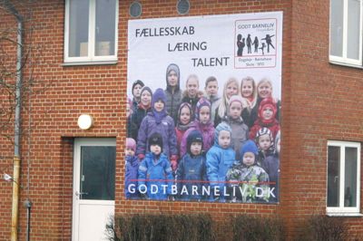 Ingen, der kører gennem Vorgod-Barde, kan være i tvivl om, at skolen, børnehaven og dagplejen er i udviklingsgear.
