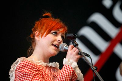 Sys Bjerre spiller sange fra sit nye album »Alle mine fejl«, men også nogle af de gamle. Hun giver koncert i Dagmar Bio fredag 4. marts. ?? foto: Flemming Hansen
