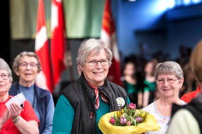 Anna Søndergaard fra Hammerum har været med til at planlægge forårsopvisning i MCH Herning Kongrescenter, siden hun i 1956 kom i bestyrelsen for gymnastikudvalget under Hammerum Herreds Skytte-, Gymnastik- og Idrætsforening. Det er 60 år siden i år - og derfor blev den 79-årige gymnast søndag fejret på behørig vis.