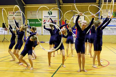 Unge og ældre gymnaster glæder sig til at vise, hvad de kan, når der er opvisning i Sørvad Kultur- og Idrætscenter i marts. ?Privatfoto