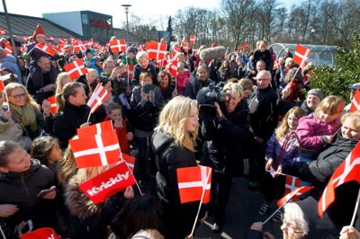 Henriette Haubjerg blev modtaget på Torvet i Brande af borgmesteren og overrasket med et surprise party ved Kvickly i Brande, da hun kom i finalen i X-Factor i 2014. ?foto: Flemming Hansen