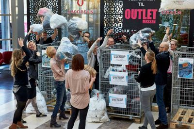 På vej ind til Outlet-Messen kan man komme af med noget af sit overskudstøj, så der er plads til nyt. FOto: Tony Brøchner/MCH