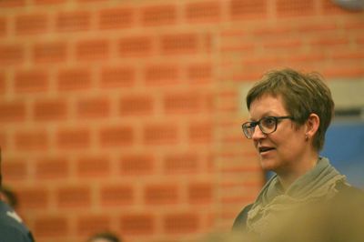 Ayoe Jensen fra Ejstrupholm - bekymret for at der bliver tale om A- og B-skoler.
